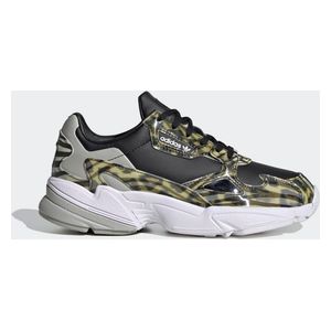 حذاء رياضي اديداس للنساء - عسكري