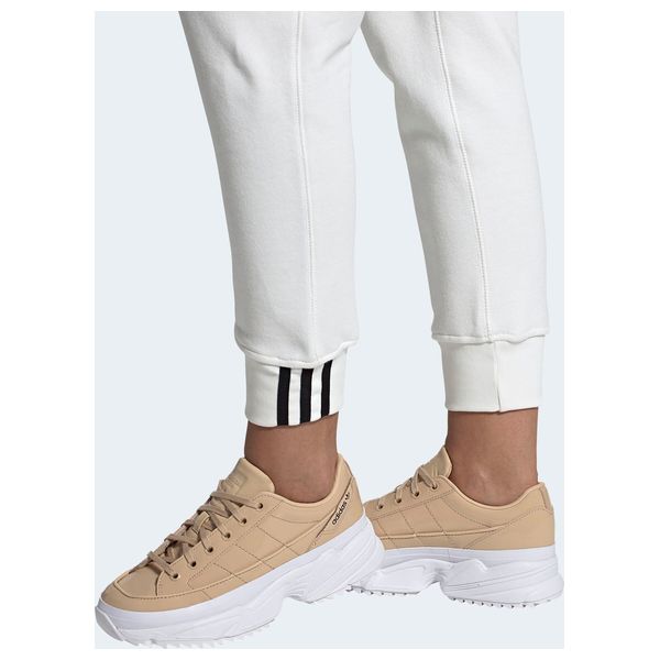  حذاء رياضي اديداس للنساء - بيجي 